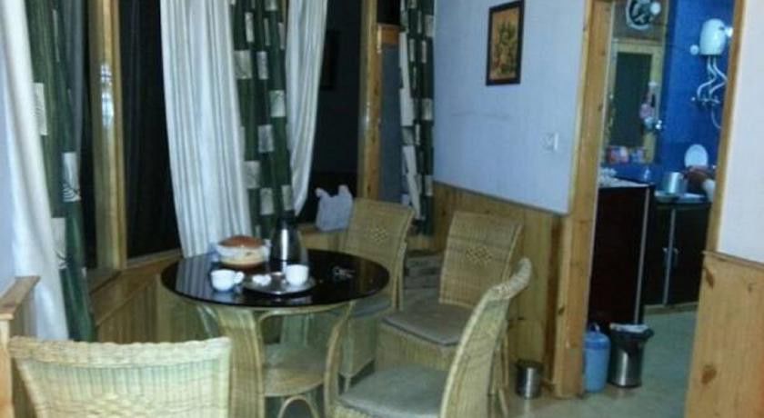 מנאלי Mother Tree Cottage מראה חיצוני תמונה